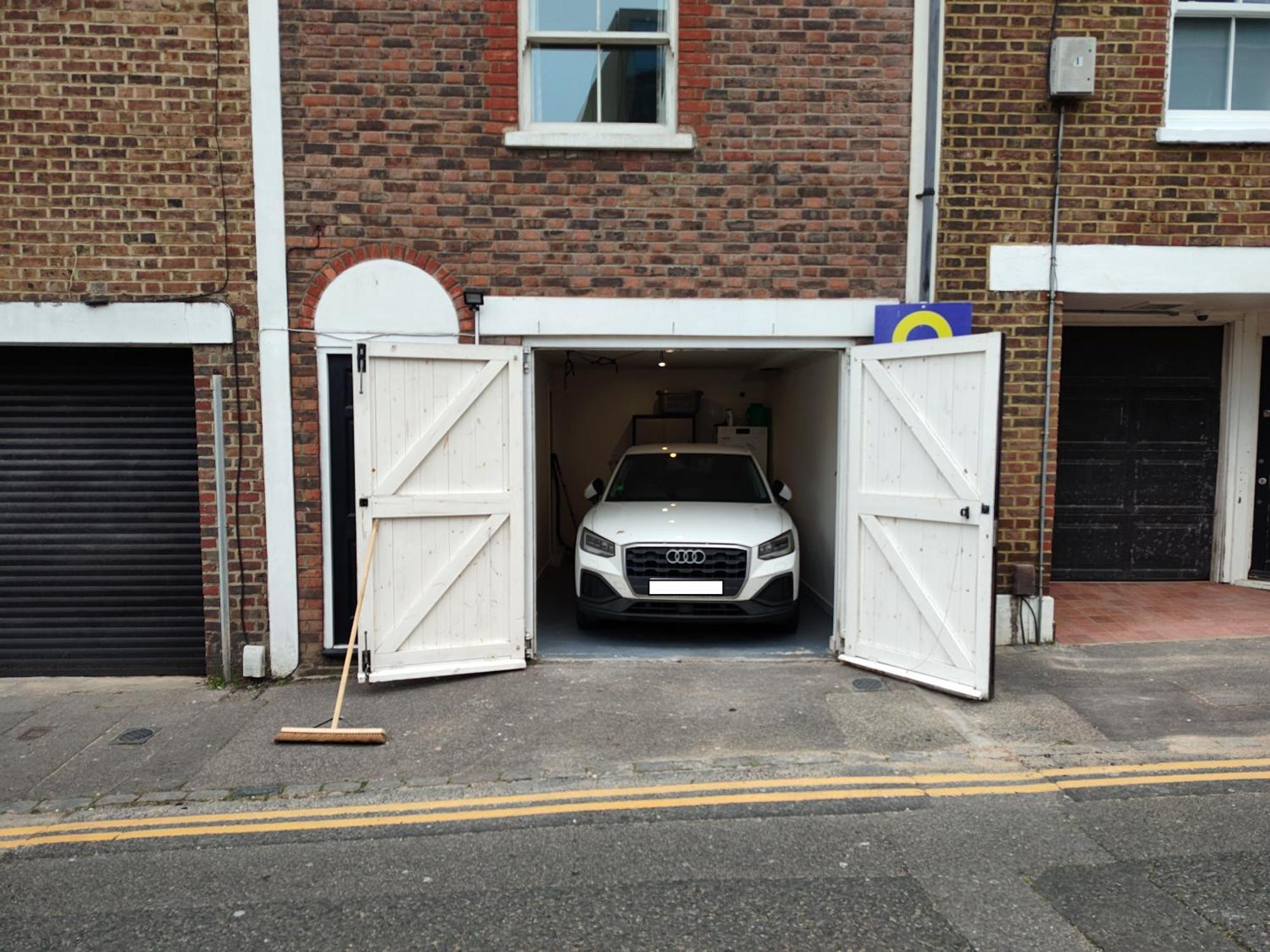 Modern, 2 Bdrm House With Parking Sleeps 6 Town Centre, North Laine * Brighton